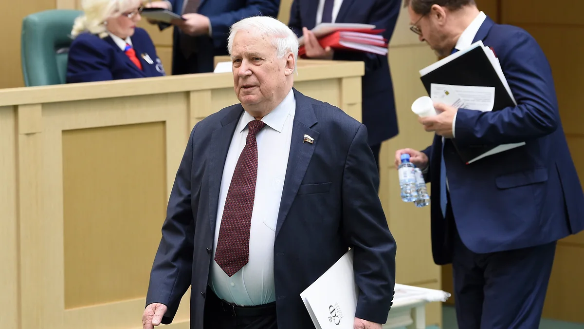 Сенатор от Белгородской области и бывший премьер Советского Союза сложил полномочия