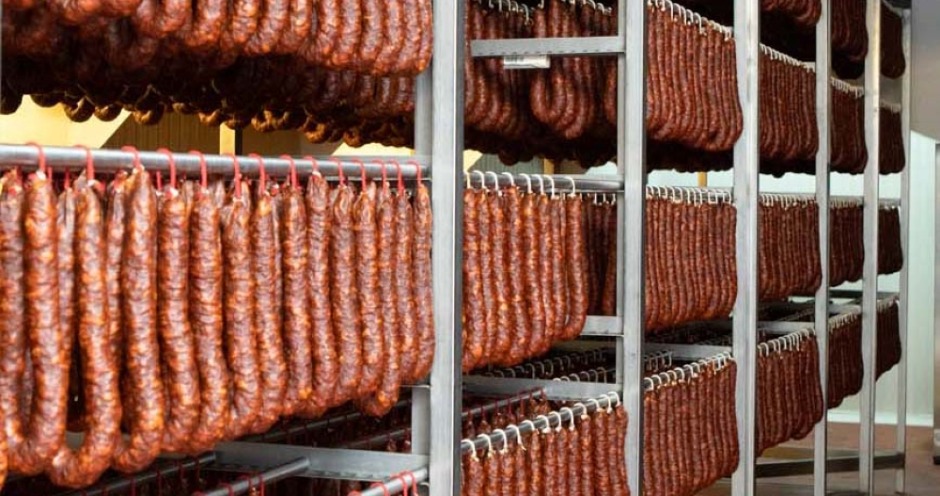 На саратовском мясокомбинате нашли нарушения законодательства о безопасности пищевой продукции