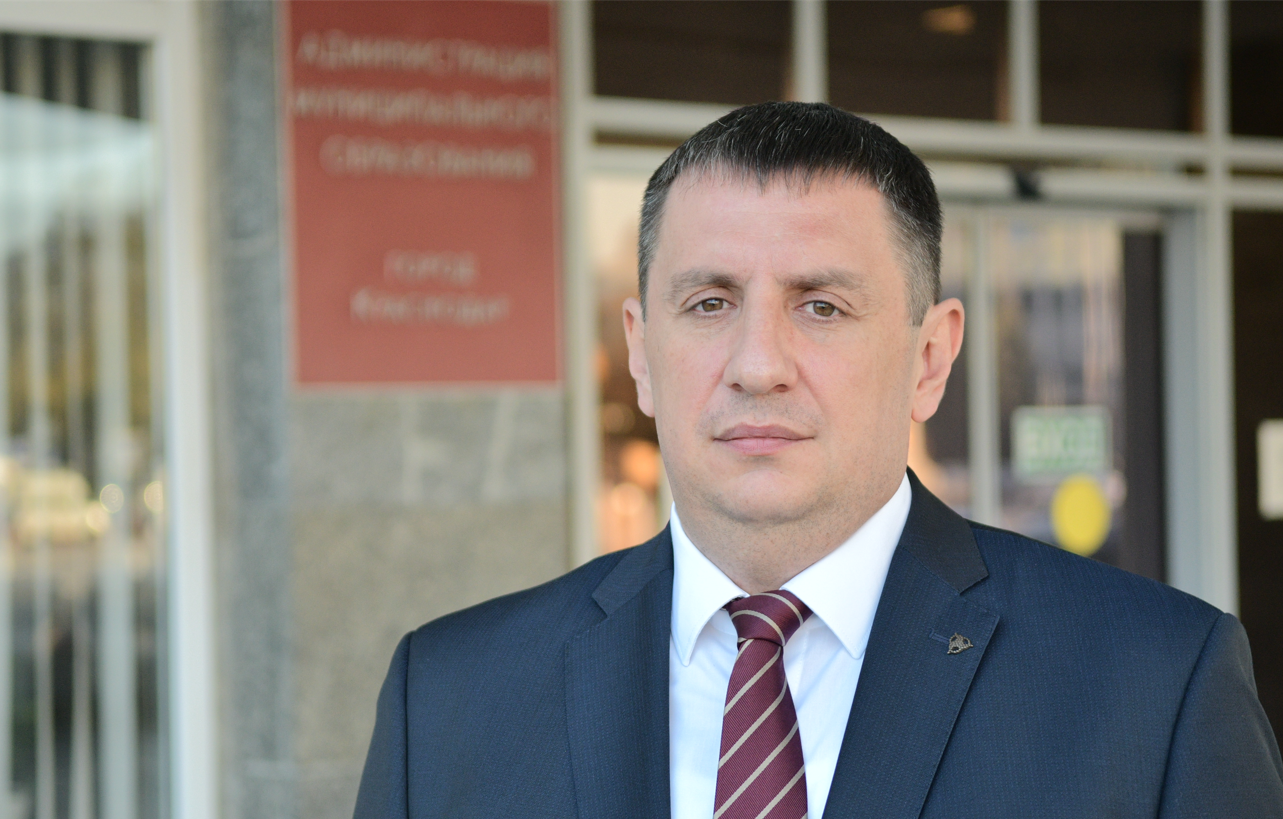 Слушание по делу о взятках бывшего зам-мэра Краснодара снова перенесли, в 33-й раз