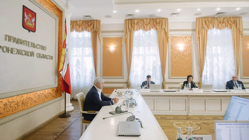 Глава Воронежской области Александр Гусев потребовал усилить контроль за наценками в торговых сетях