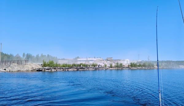 пыль от карьера на Онежском озере
